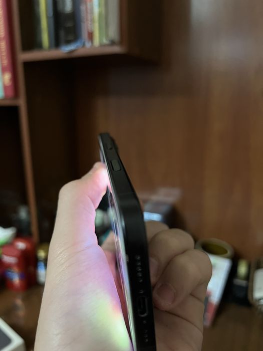 iPhone 16 89yomkst ideal