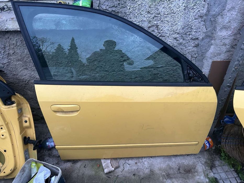 Продавам предни и задни врати за ауди а4 б6