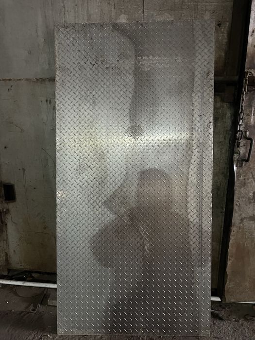 Продам алюминевый лист 4ка