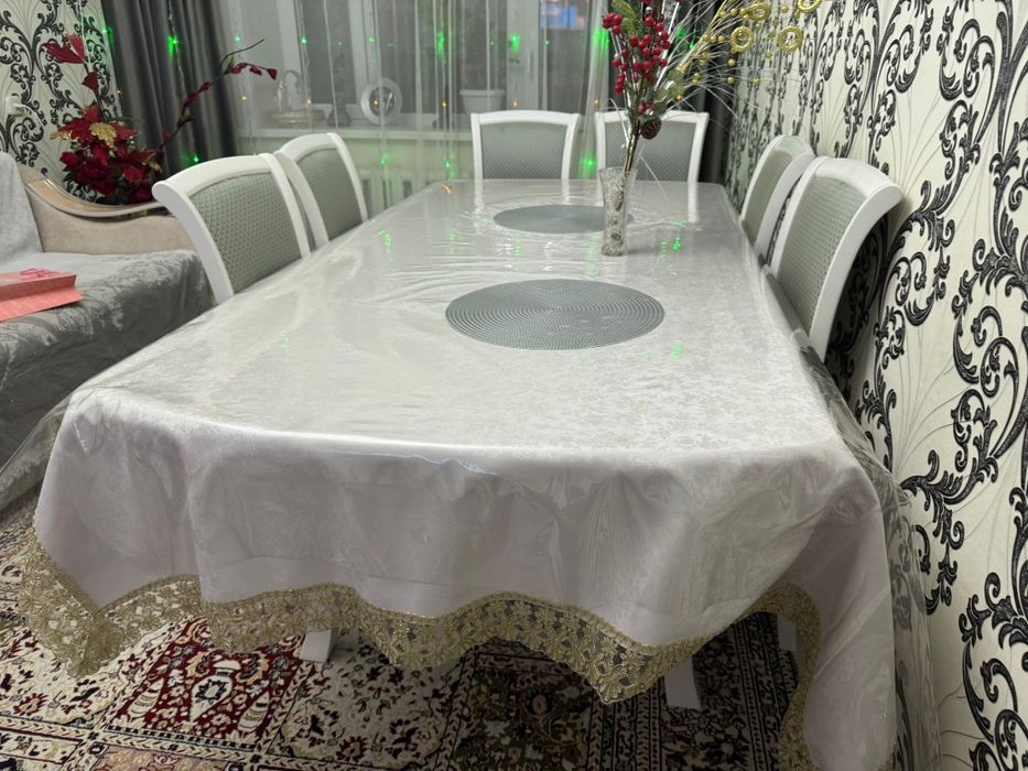 Продам раздвижной стол.