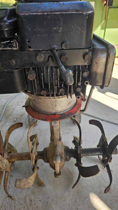 Cultivator cu motor Briggs& Stratton Sprint 40