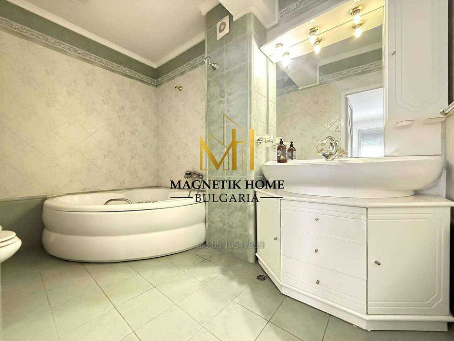 Дава се под наем Многостаен апартамент в Бургас, Център - 146 кв.м за 765 € - Снимка #11