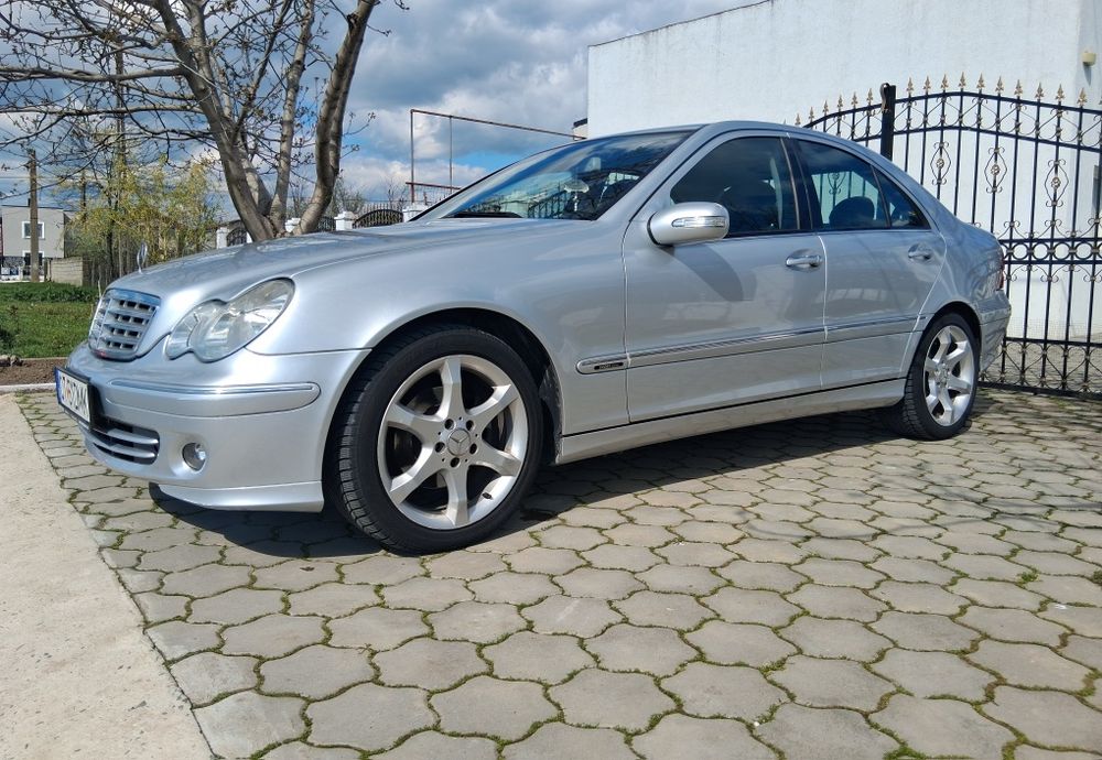 Mercedes-Benz C -Class