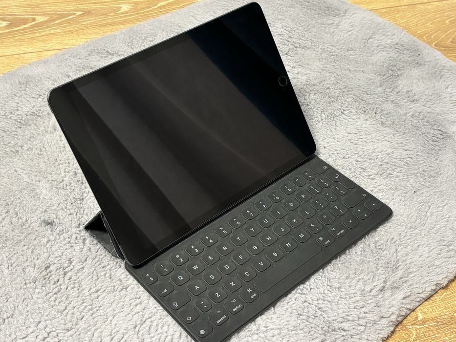 IPad 9th Gen Wi-Fi + Cellular