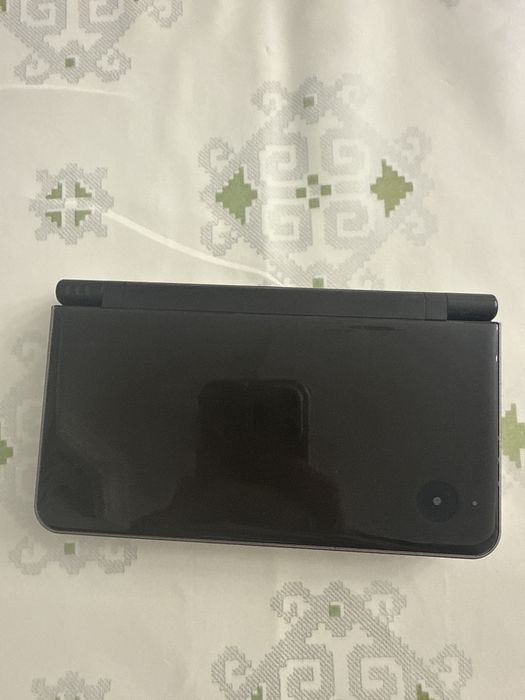 Продам nintendo dsi xl