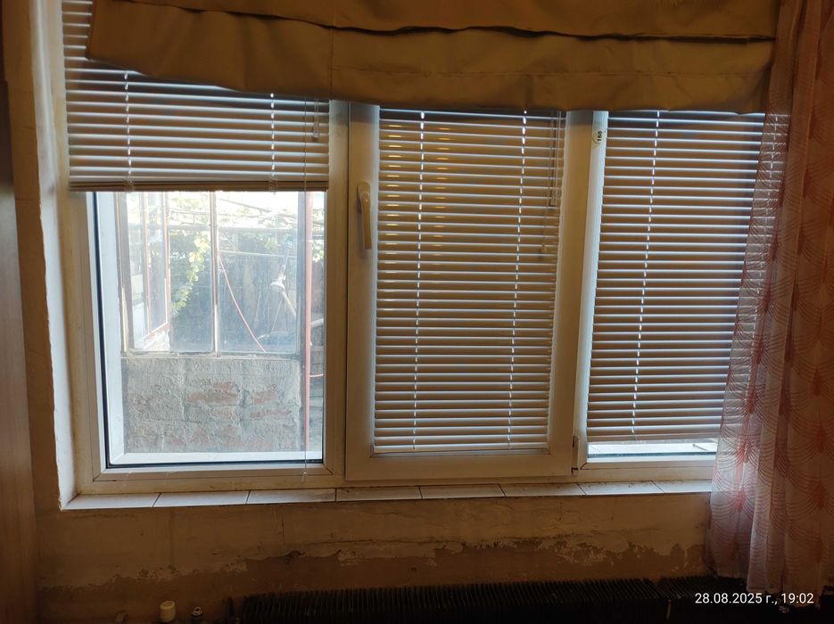 Продавам етаж от къща в Първомай