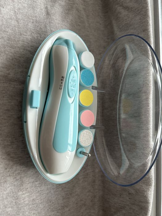 Бебешка пила за нокти