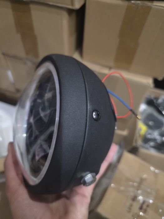 Нов LED Фар за Мотоциклет 5.75" (6000K) – Пълен комплект с корпус