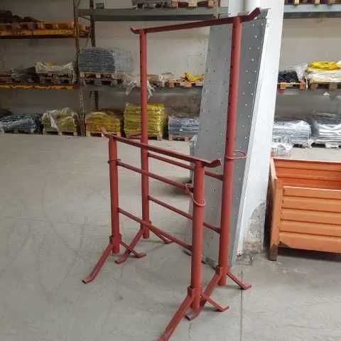 Capra constructii