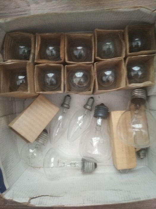 Лампочки обычные на 220 в и 60 ватт + лампочки с маленьким цоколем