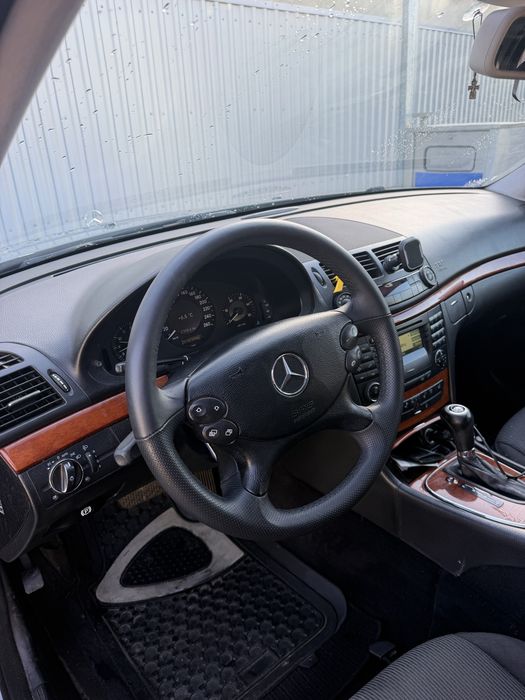 Mercedes E class w211 2007
