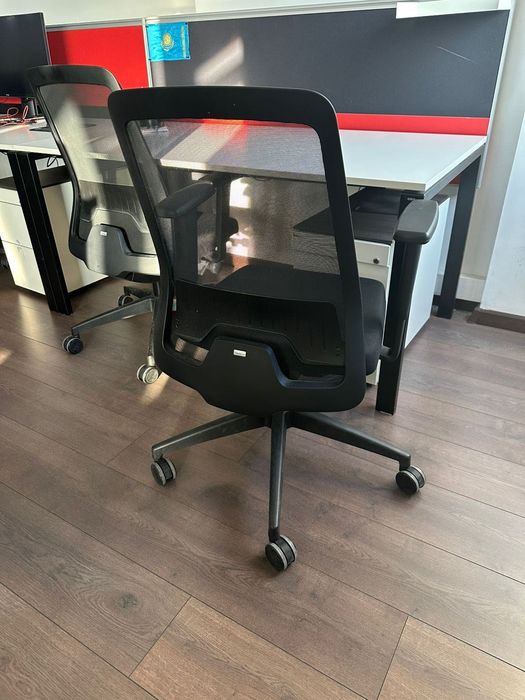 Продается рабочее кресло