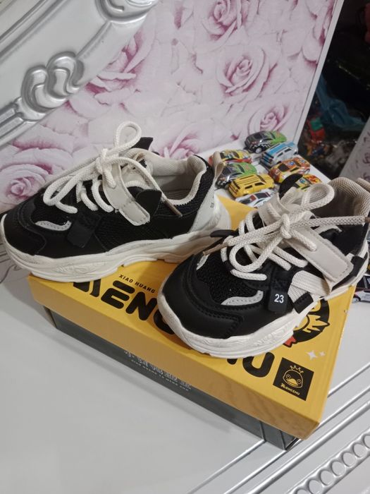 Продам кроссовки детские 27рр, цена 2000тг