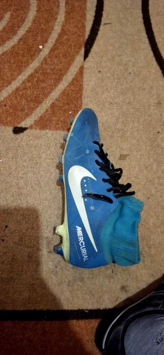 nike mercurial butonki