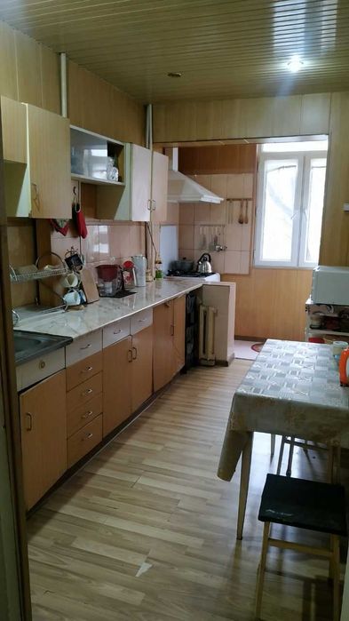 Продается своя 3-х комн. квартира в районе Ц-13 (Лабзак)