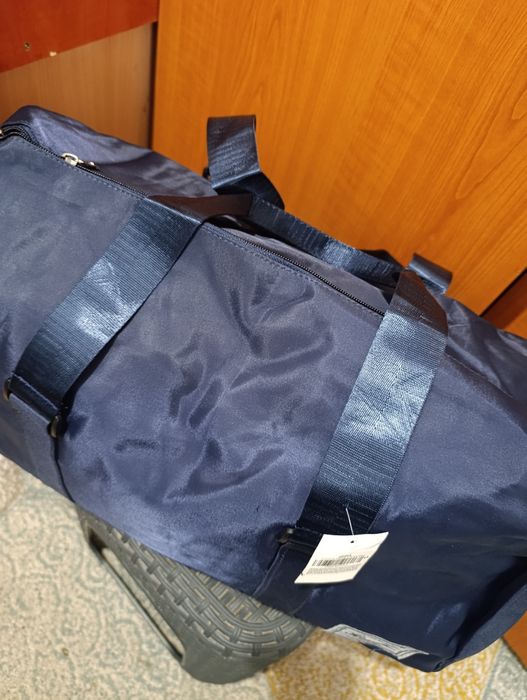 Vând geanta călătorie