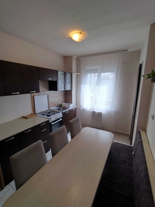 Inchiriez apartament 2 camere