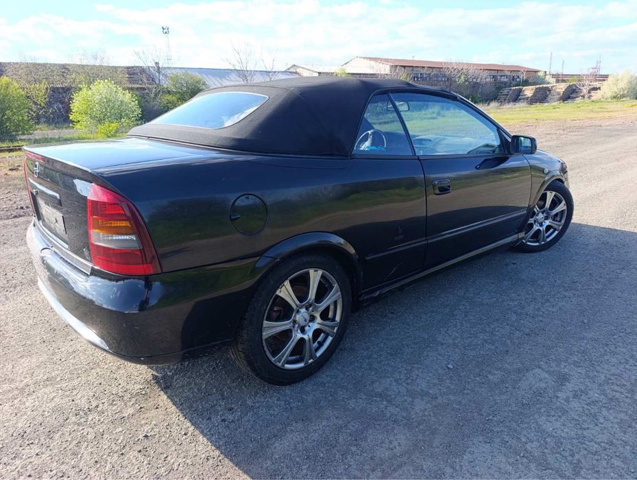 Opel Astra G -Cabrio2.2I