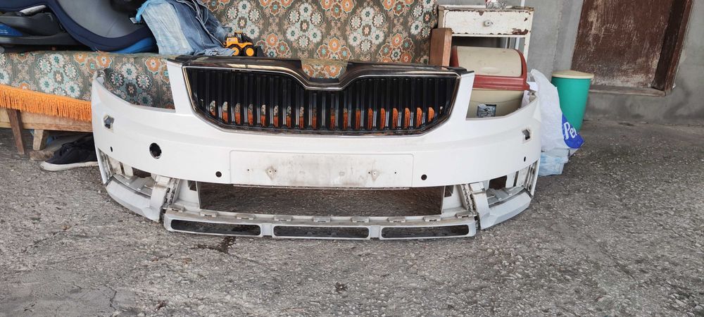 Продавам предна броня за Шкода Октавия  3 скаут