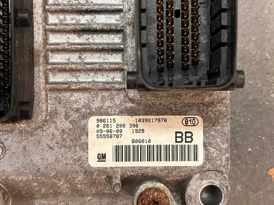 Компютри двигател ECU Opel Corsa C 1.2i Опел Корса Ц