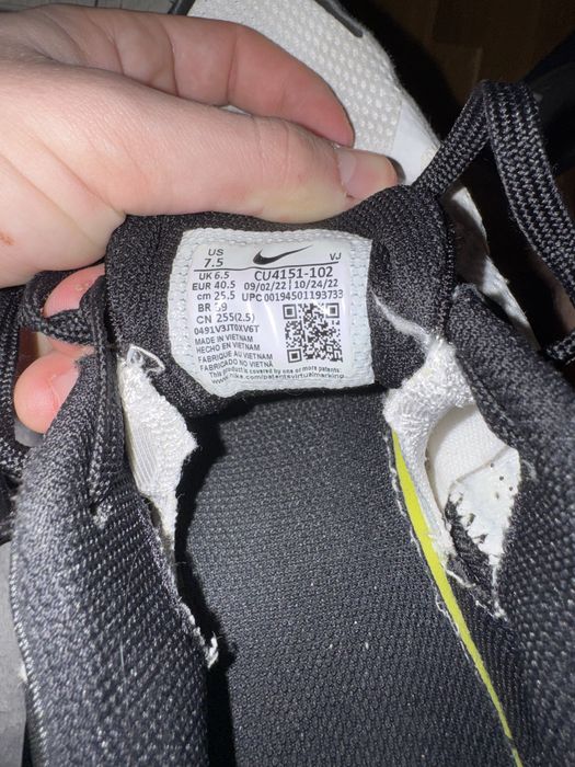 Adidasi sport si papuci de fotbal