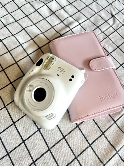 Fujifilm Instax Mini 11 Instant Film Camera, Clay White