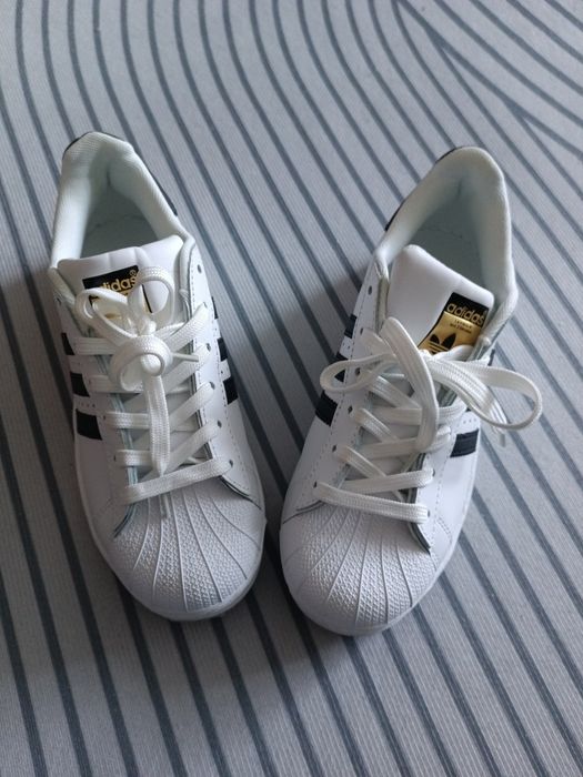 Женские кроссовки Adidas