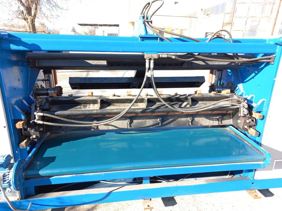 Нова машина за развиване на фурнир Украинска