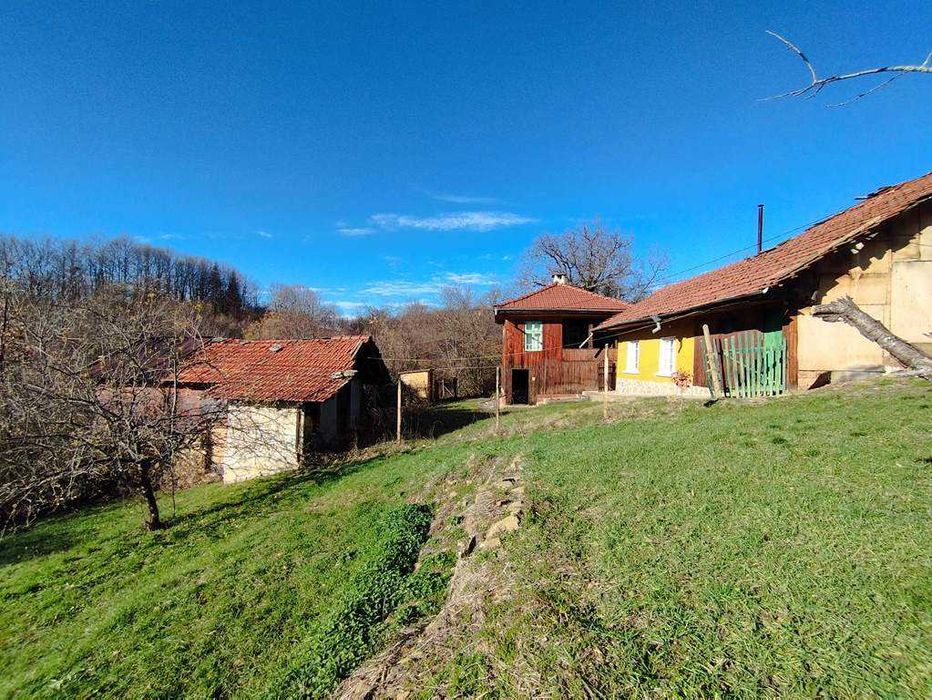 продавам къща в с.Балабанско, община Троян