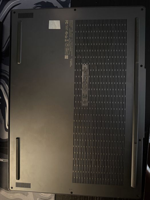 Lenovo Legion Slim 7 16IRH8 – на части – изгоряла дънна платка