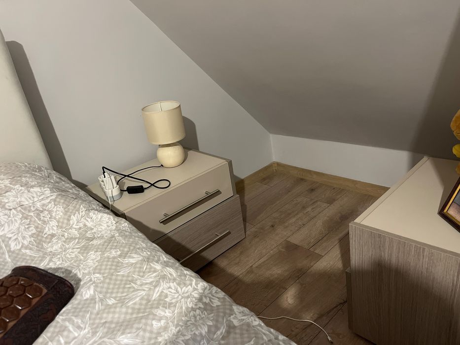 Спалня с повдигащ механизъм и две шкафчета ,160х200