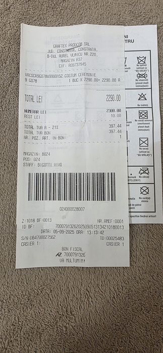 Vând costum de ceremonie in stare foarte bună. Merita văzut!