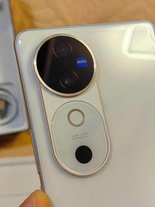 Продам Vivo V40 12Gb, BOX. New. Sulpak