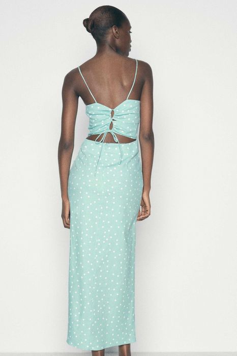 Рокля на ZARA примес на лен в състава си тип корсет размер С