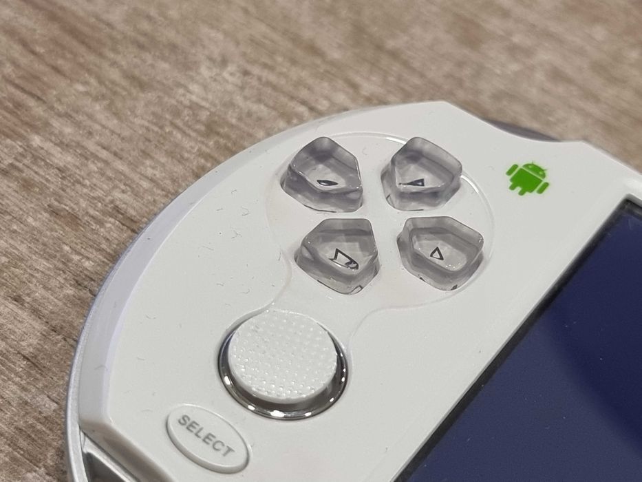 Гейм-конзолата - Портативна Android конзола