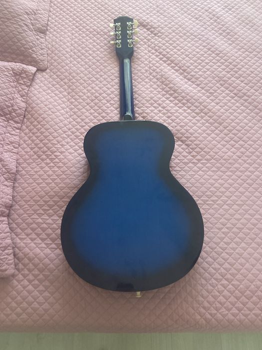 Гитара в хорошем состаяние