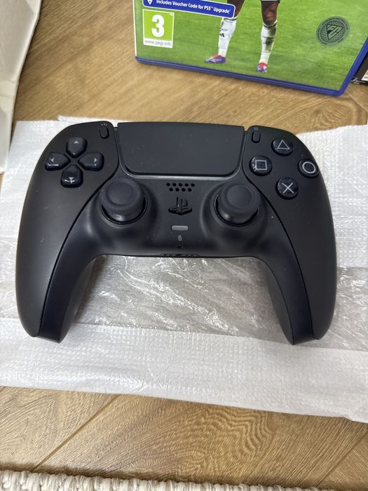 PS5 новый,+ два джостика и два диск