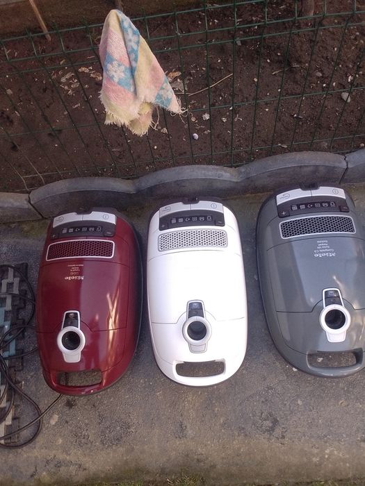 Vând aspirator miele