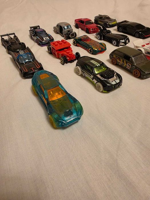 Оригинальные машинки HOT WHEELS