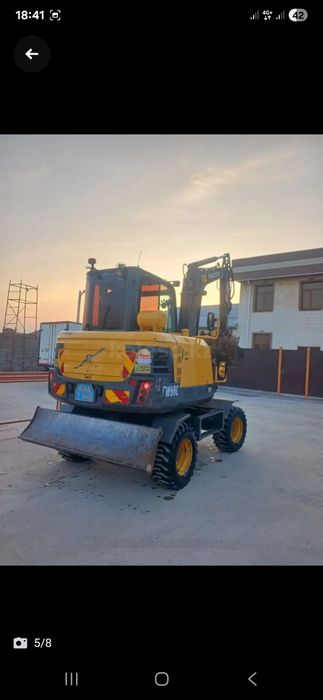 Экскаватор! Малютка!