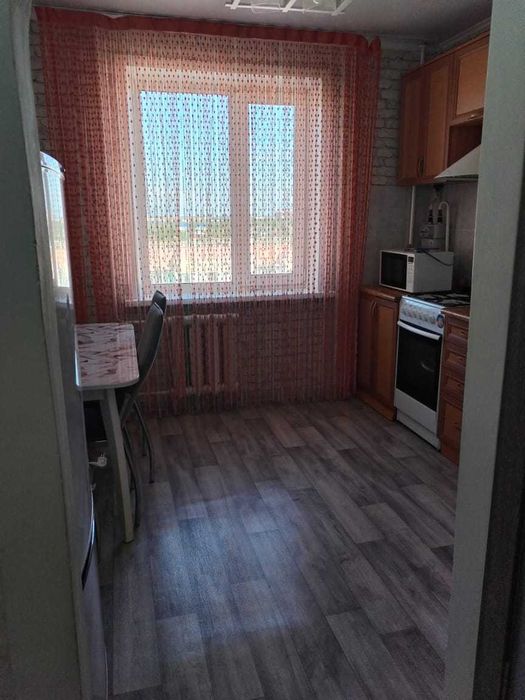 продам 1 ком квартиру в районе 8 школы