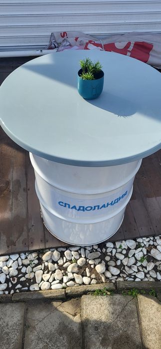 Маса от варел за заведение