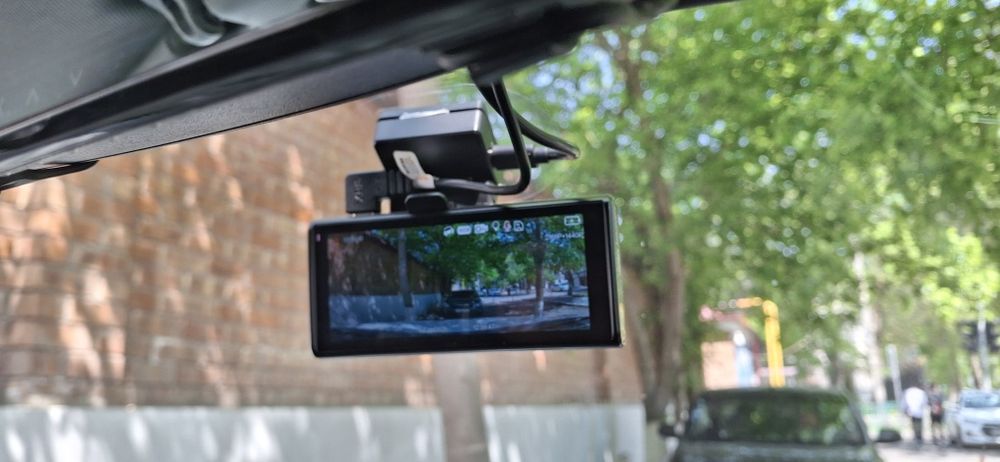 AZDOME M580 5K видеорегистратор состояние идеалное+задная камера.