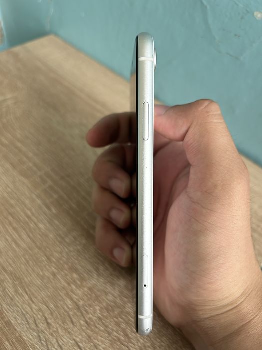 iPhone XR 64GB Белый цвет