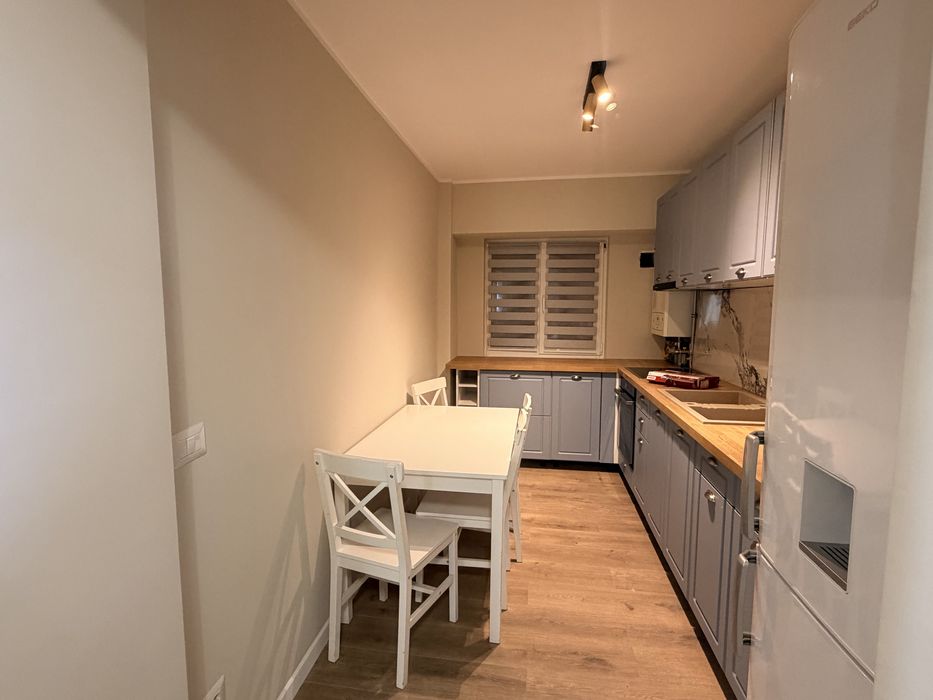 Inchiriez apartament 4 camere zona centrala