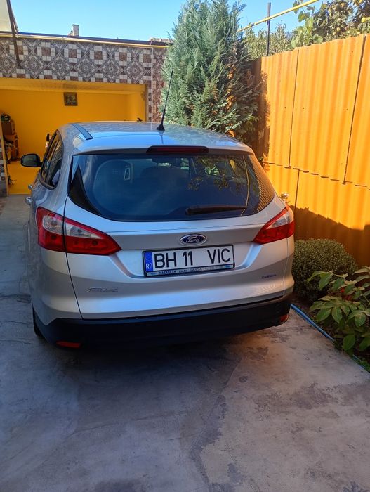 Vând Ford Focus 2012