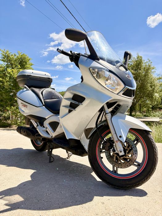 MaXi Scuter Malaguti spiderMax GT500