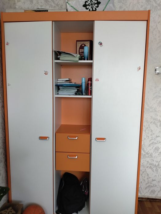 Продам шкаф в детскую