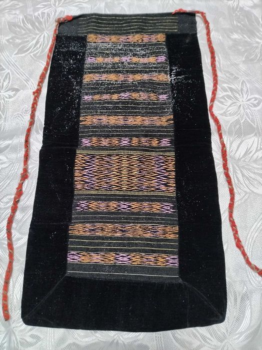 Престилки национални носии