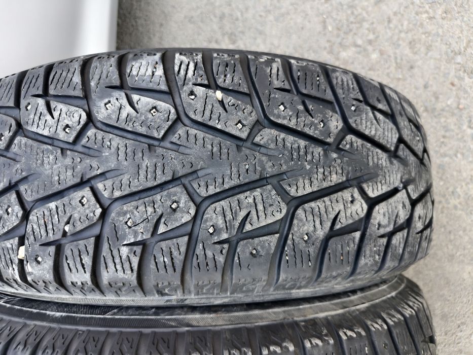 Продам зимние шины 215/60/16